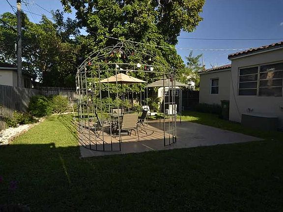 3rd image of 2215 SW 21st Ter