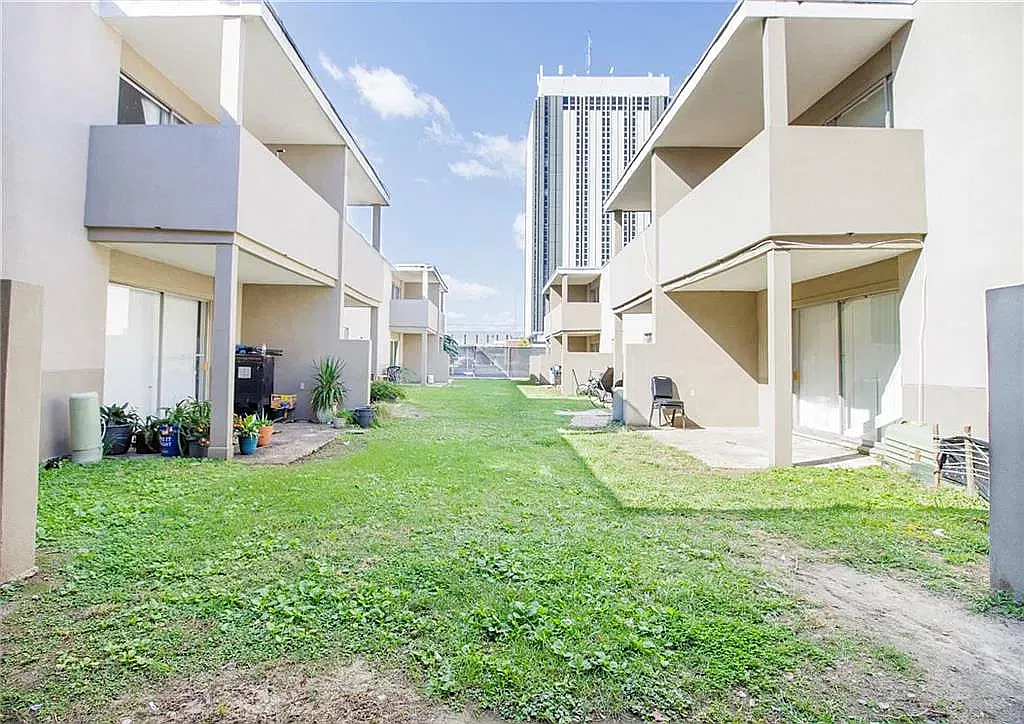 River Pine Apartments — Photo 2