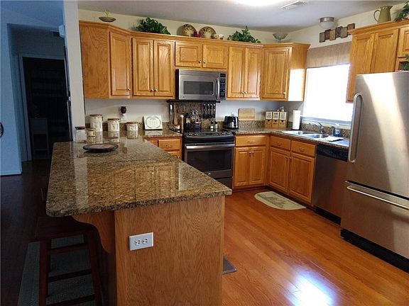 3rd image of 1240 Wexford Village Cir