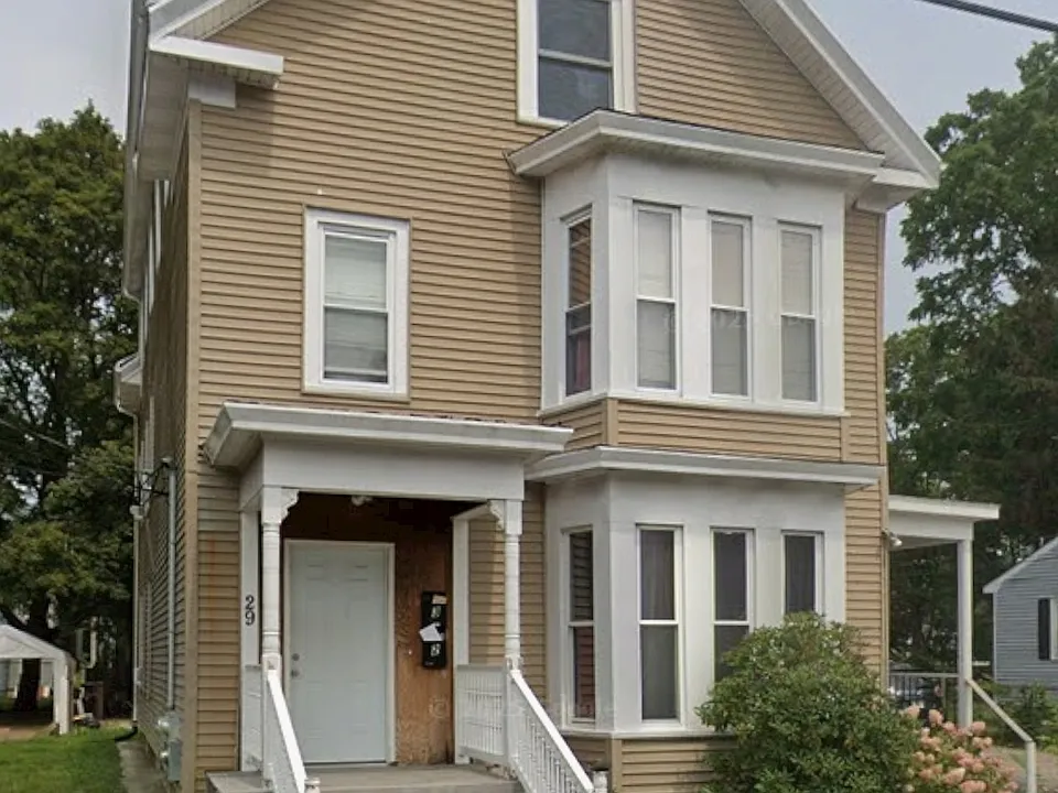 29 Winthrop St #3