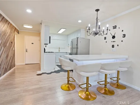 21400 Burbank Blvd APT 119, Woodland Hills, CA 91367