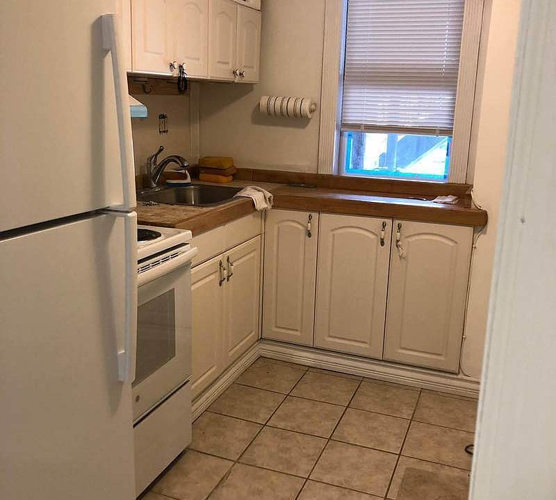 1st image of 2526 Hoyt Ave S APT 1