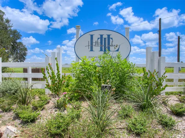 24 Daytona Ln, Hilltop Lakes, TX 77871