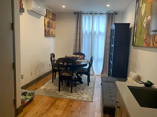 Rented by The InHouse Group | media 11