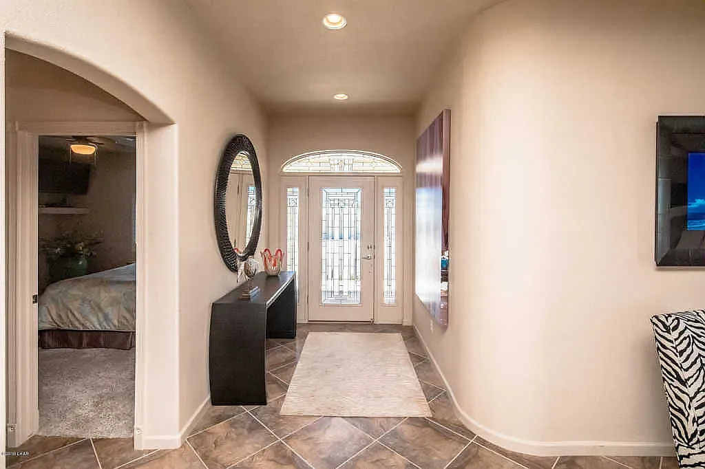 3 bed, 2351 sqft, $3,000 — Photo 3