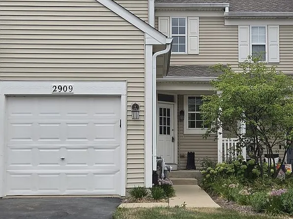 2909 White Thorn Cir, Naperville, IL 60564