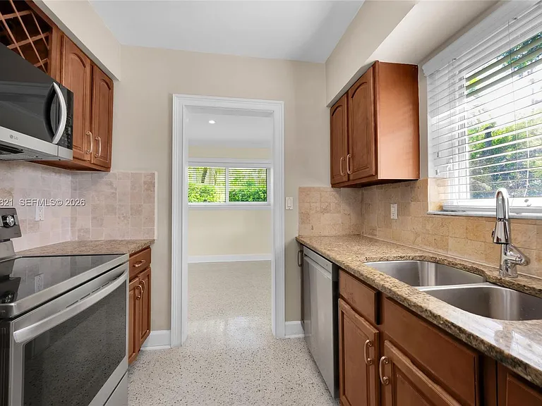8141 SW 62nd Ct — Photo 17