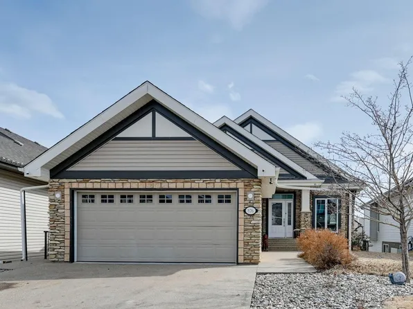 876 Hodgins Rd NW, Edmonton, AB T6M 0K8