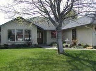 2475 Castlewood Dr, Redding, CA 96002