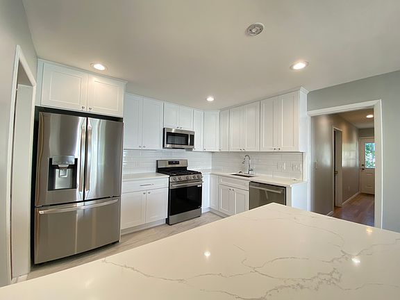 3rd image of 94 Ralph St #1