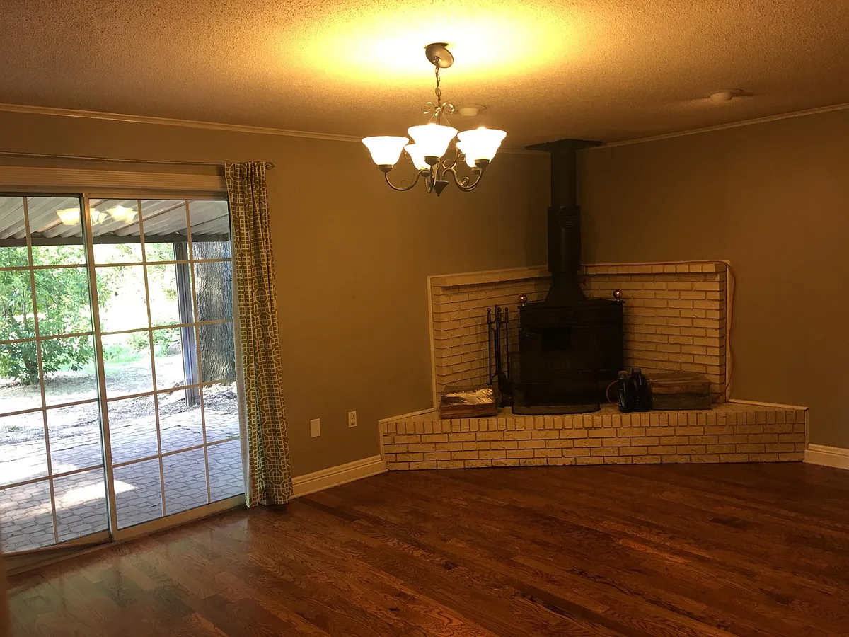 Building Photo - White Oak Dr