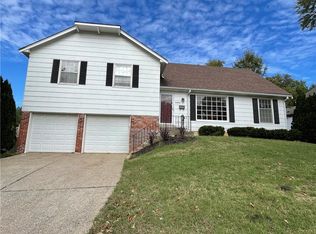 6926 W 101st St, Overland Park, KS 66212