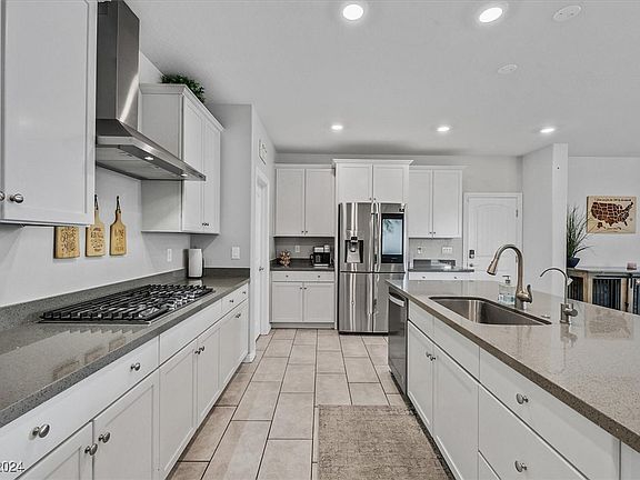 4th image of 4166 Killian Ave