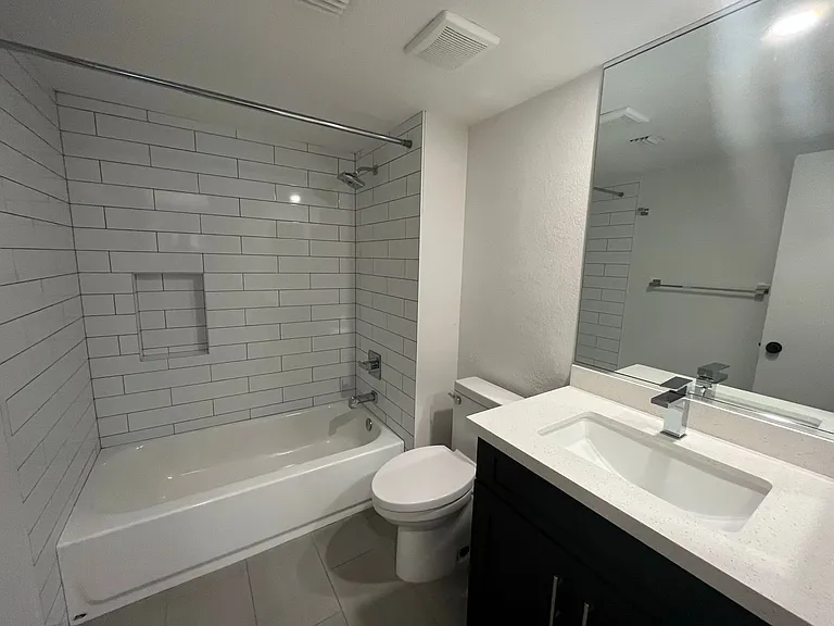 602 N May St #67 — Photo 14