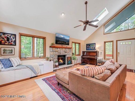 5th image of 5581 Woodland Ave