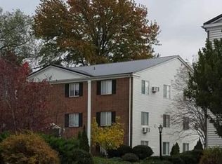 611 E South St APT B4, Marshalltown, IA 50158