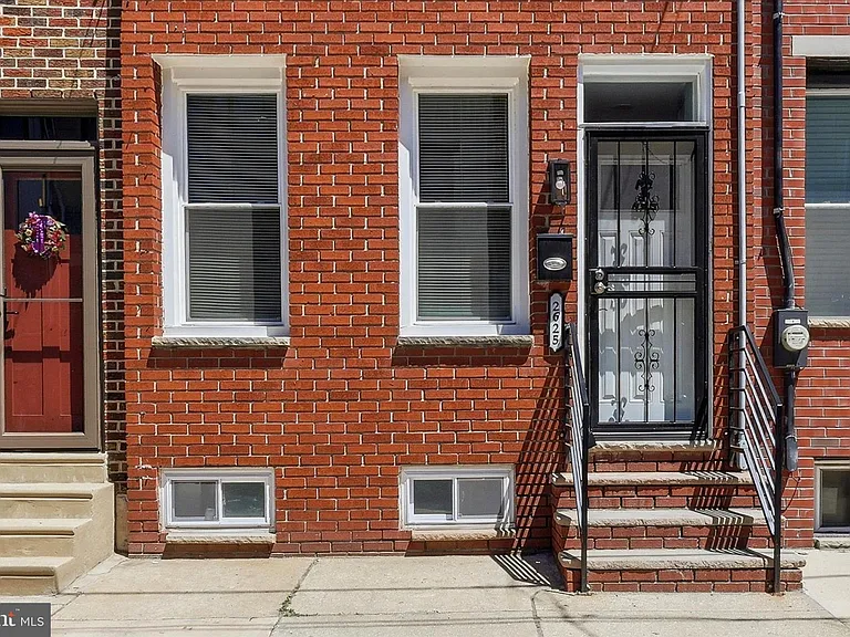 2625 Manton St — Photo 1