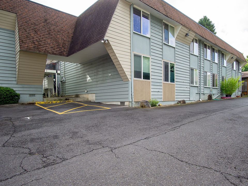 1st image of 4030 SE Gladstone St #13