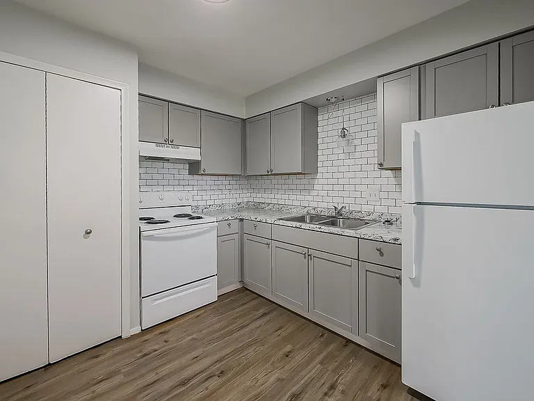 211 Summit Rdg — Photo 2