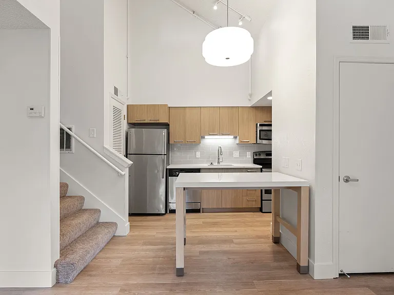 AVIA Lofts on Parkway — Photo 41