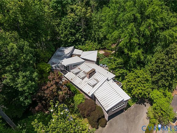 3rd image of 220 Ampthill Rd