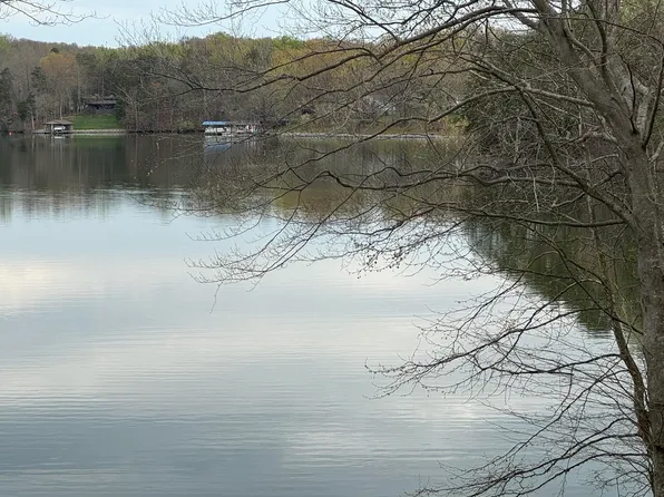 11 Chestnut Point Dr, Hardy, VA 24101