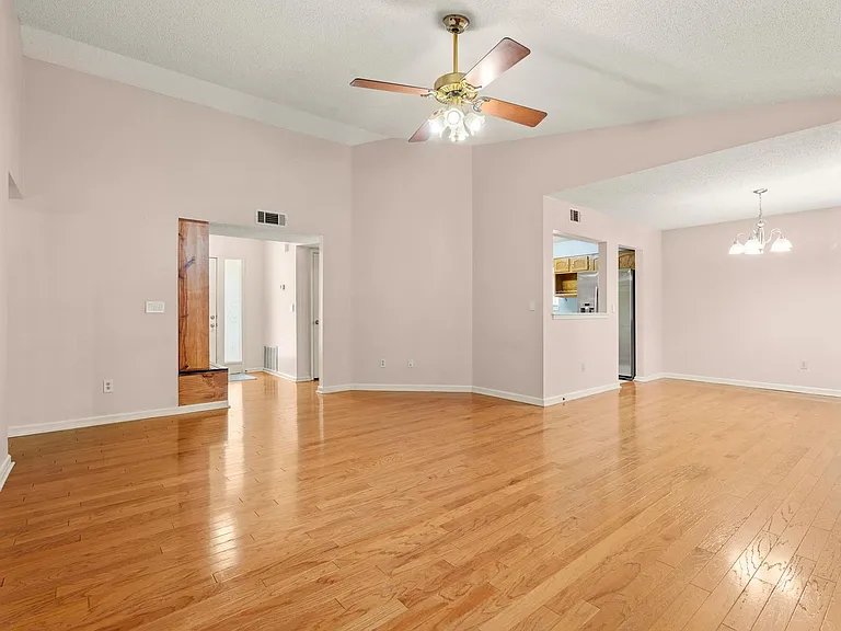 339 Evergreen Ave — Photo 6