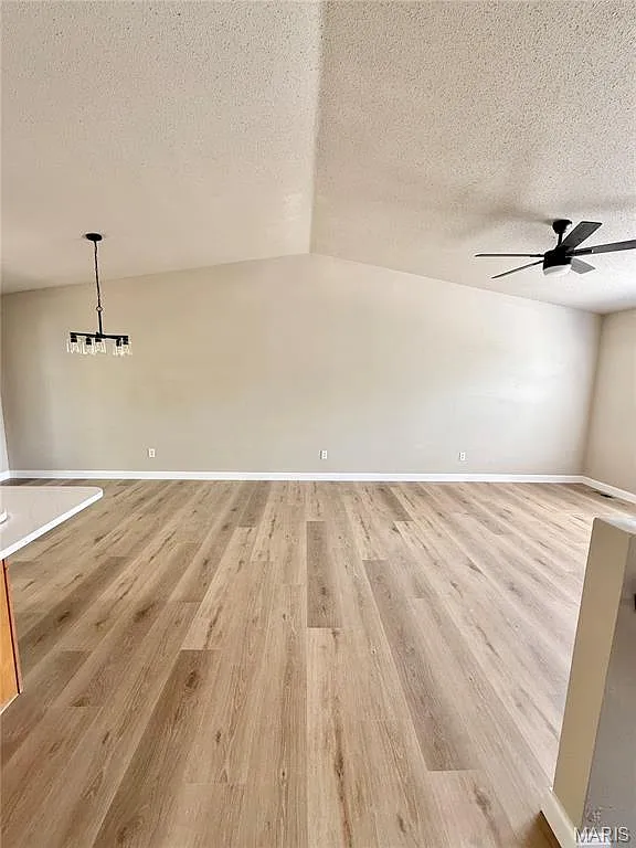 3 bed, 3.0 bath, 1626 sqft, $2,600 — Photo 3
