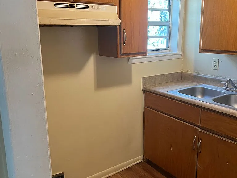1801 Goodyear Ave — Photo 15