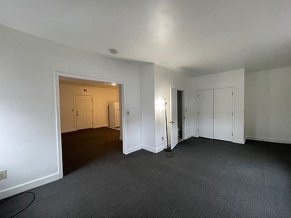 4th image of 337 Webster St #4