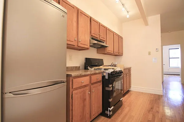Rented by Bohemia Realty Group | media 29