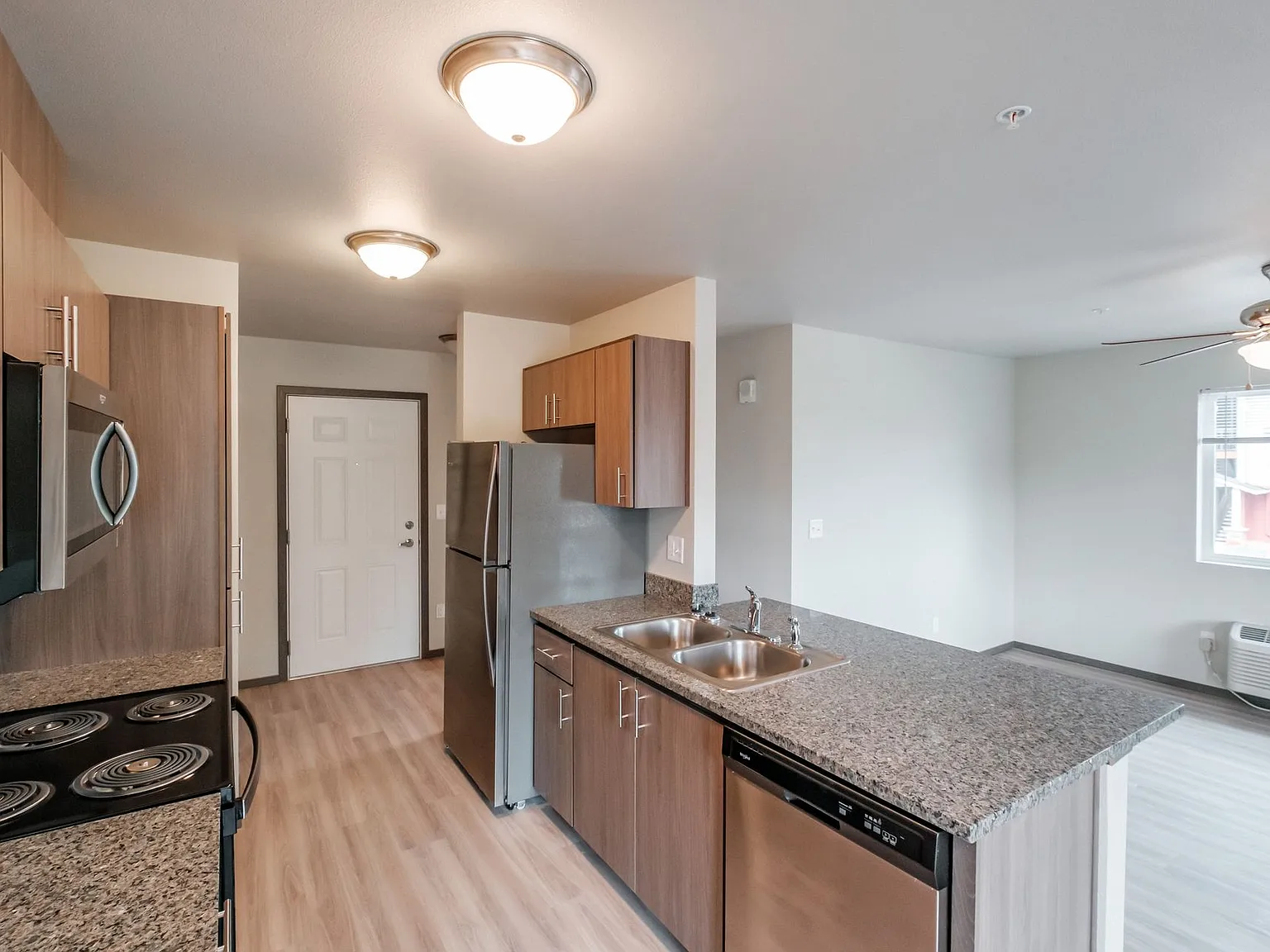 Cherry Glen Apartments — Photo 4