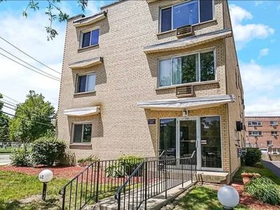 8152 Elmwood Ave APT G4, Skokie, IL, 60077