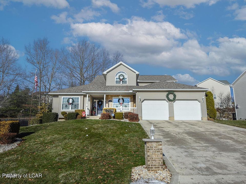 2nd image of 126 Saint Charles Pl
