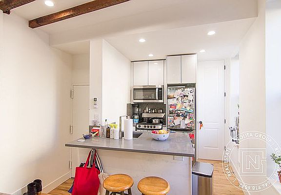 3rd image of 58 Kenmare St APT 9