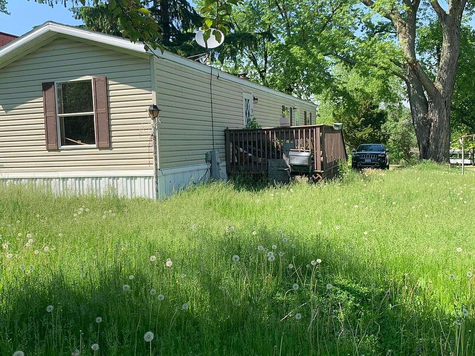 2nd image of 125 W 1st St
