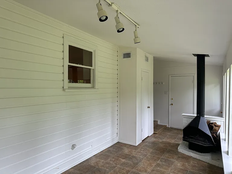 1201 W Lovers Ln — Photo 7