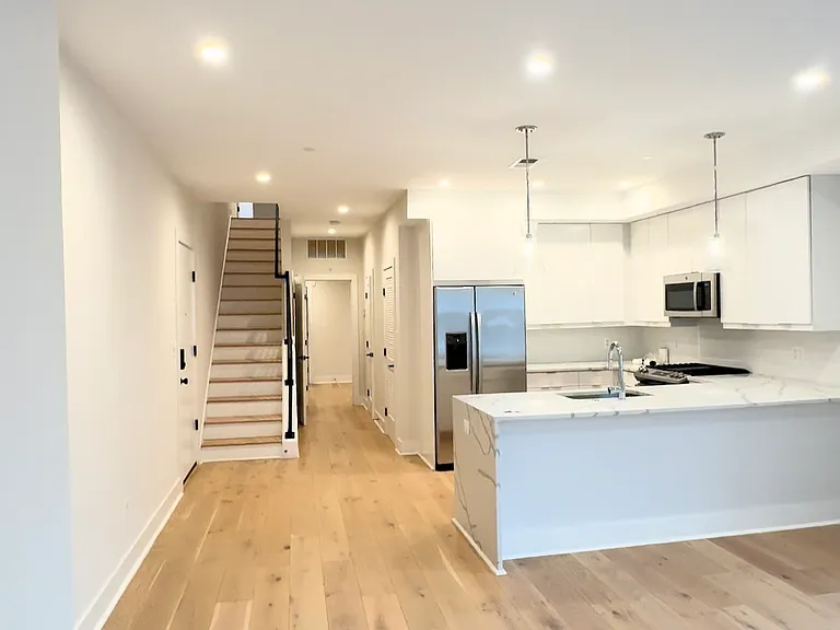 1722 W Virginia Ave NE #2A — Photo 10