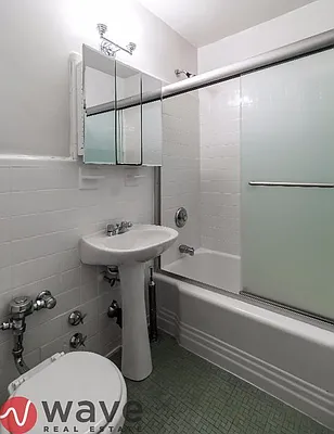 Rented by Wave Real Estate Group | media 10
