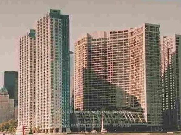 33 Harbour Sq #823, Toronto, ON M5J 2G2