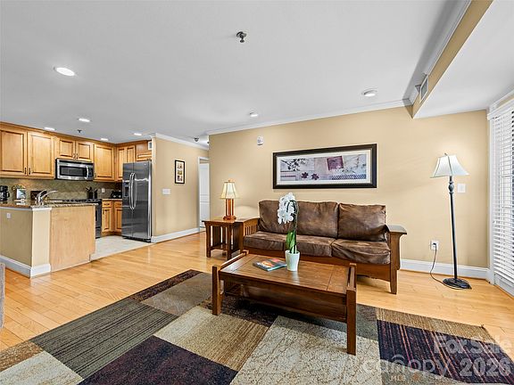 5th image of 310 Bowling Park Rd