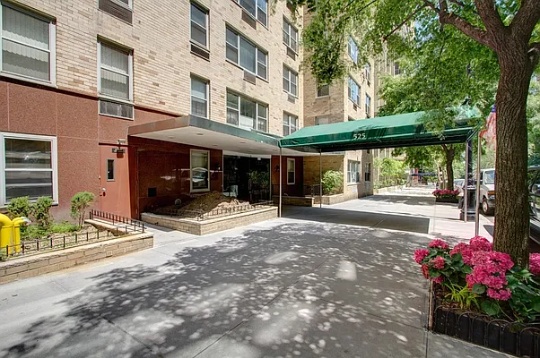 Sold by Ian K. Katz Residential | media 15