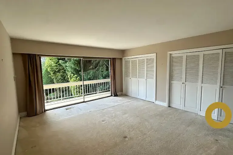 1192 Chartwell Cres #1A — Photo 7