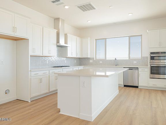 3rd image of 1910 E Empeltre Road