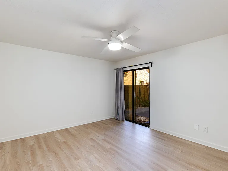 4950 N Miller Rd #116 — Photo 23