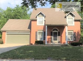 9312 Greenway Ln, Lenexa, KS 66215