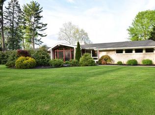 1913 Brookhaven Dr W, Allentown, PA 18103