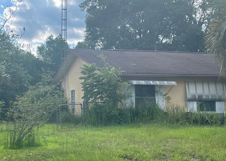 2nd image of 591 Bahia Cir