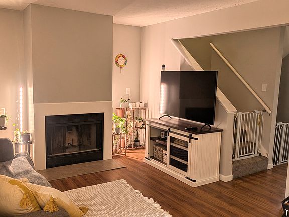 2nd image of 3164 Griggsview Ct