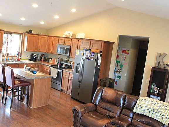 Upgraded Appliances & Floors